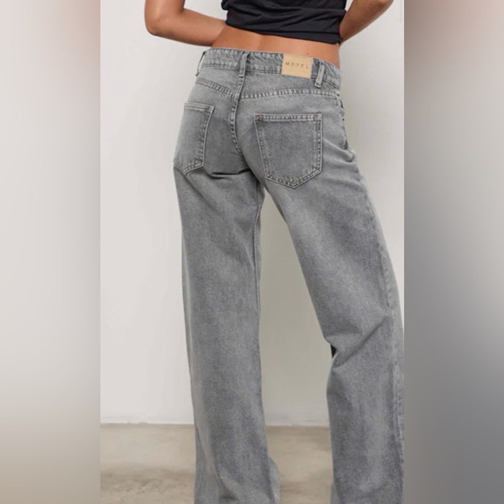 Low Rise Parallel Jeans In Grey Wash - Picture 2 of 6